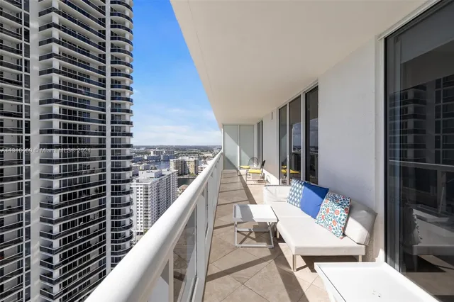 $1,525,000 | 1830 South Ocean Drive, Unit 2703, Hallandale Beach, FL 33009