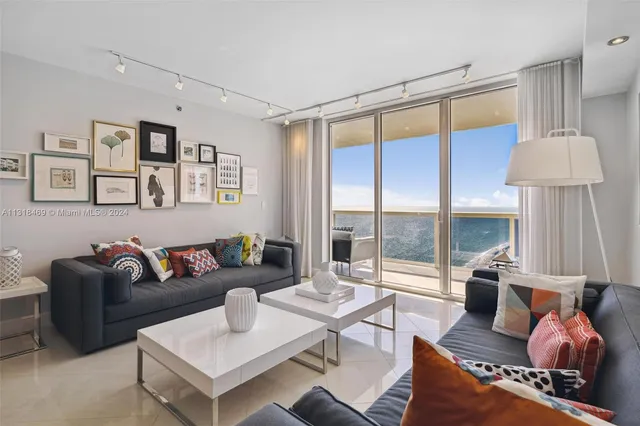 $1,525,000 | 1830 South Ocean Drive, Unit 2703, Hallandale Beach, FL 33009