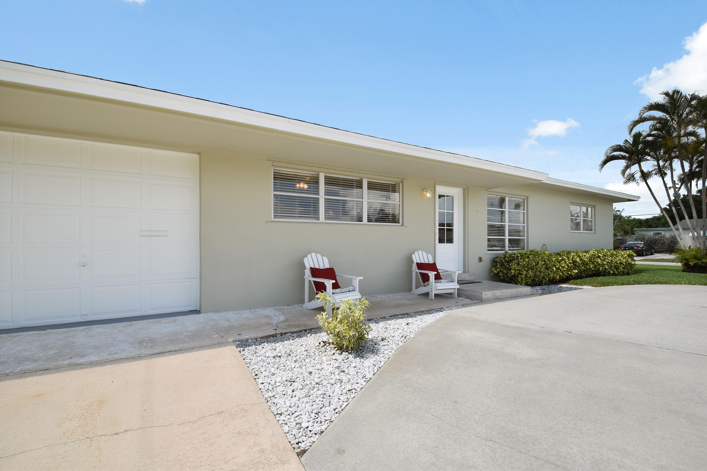 401 Harbour Road North Palm Beach, FL 33408 - Photo 2 of 47 DSC_0403