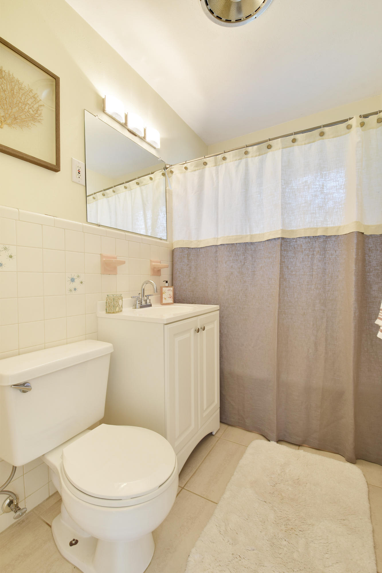 401 Harbour Road North Palm Beach, FL 33408 - Photo 28 of 47 Hall Bath