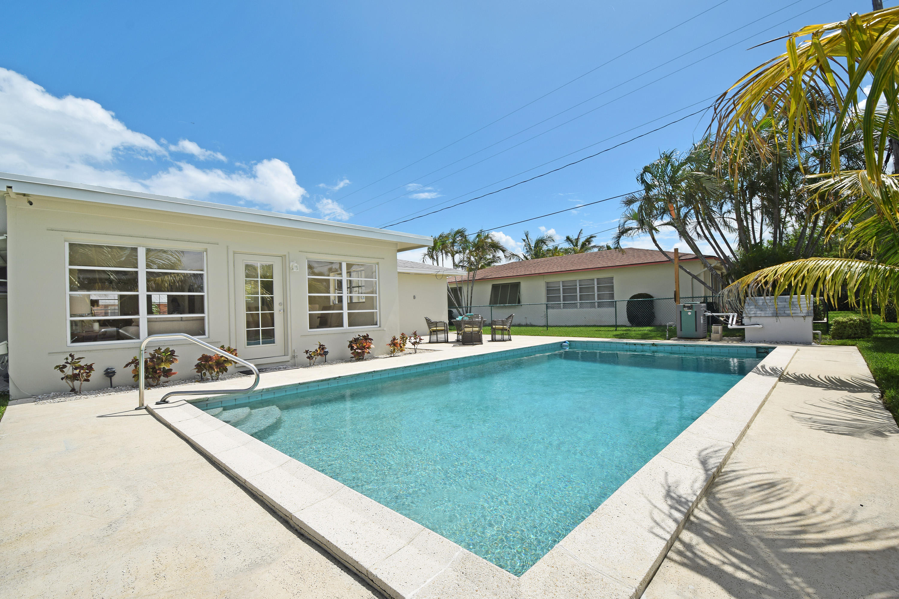 401 Harbour Road North Palm Beach, FL 33408 - Photo 30 of 47 pool