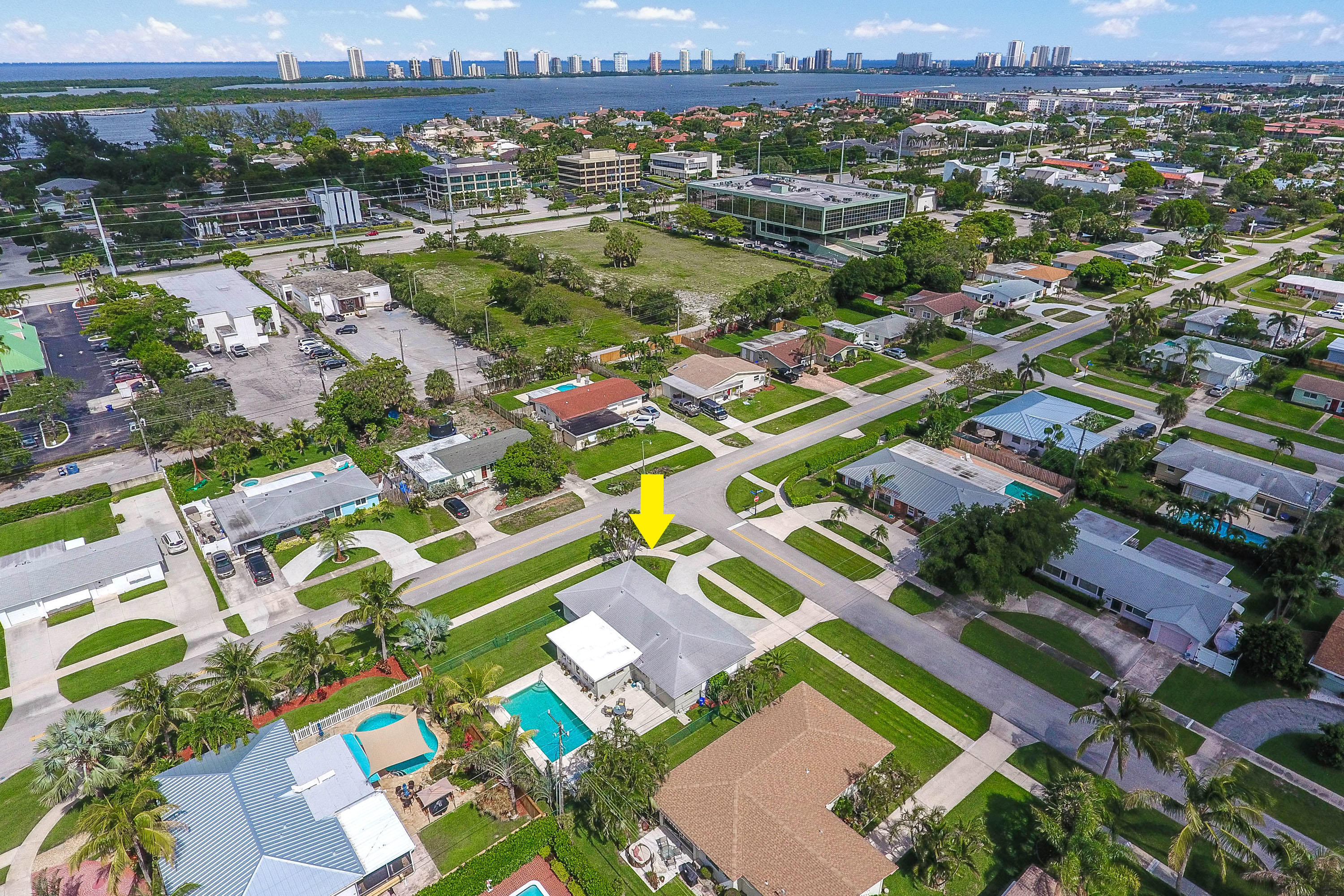 401 Harbour Road North Palm Beach, FL 33408 - Photo 37 of 47 401 Harbour Road Aerial_08_marked