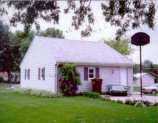 9121 Lower Huntington Road Fort Wayne, IN 46809 - Photo 3 of 5