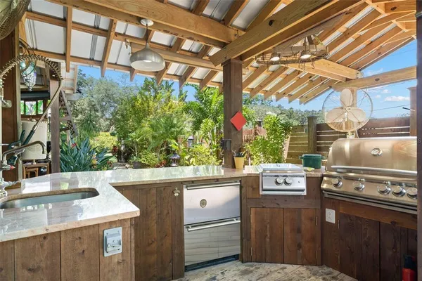 $880,000 | 1035 East Robson Street, Tampa, FL 33604