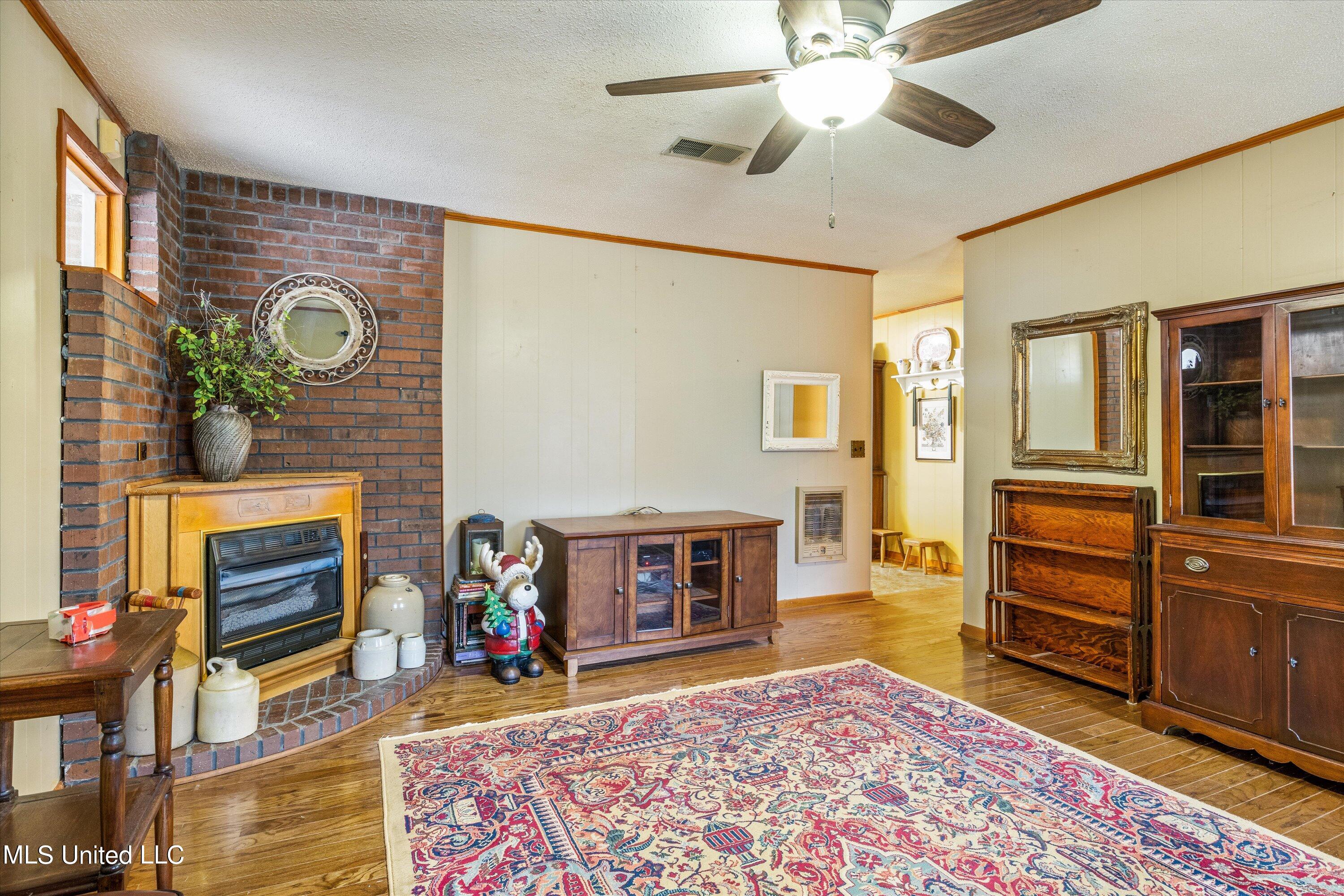 58 Heafner Road Batesville, MS 38606 - Photo 4 of 23 04-IMG_2870