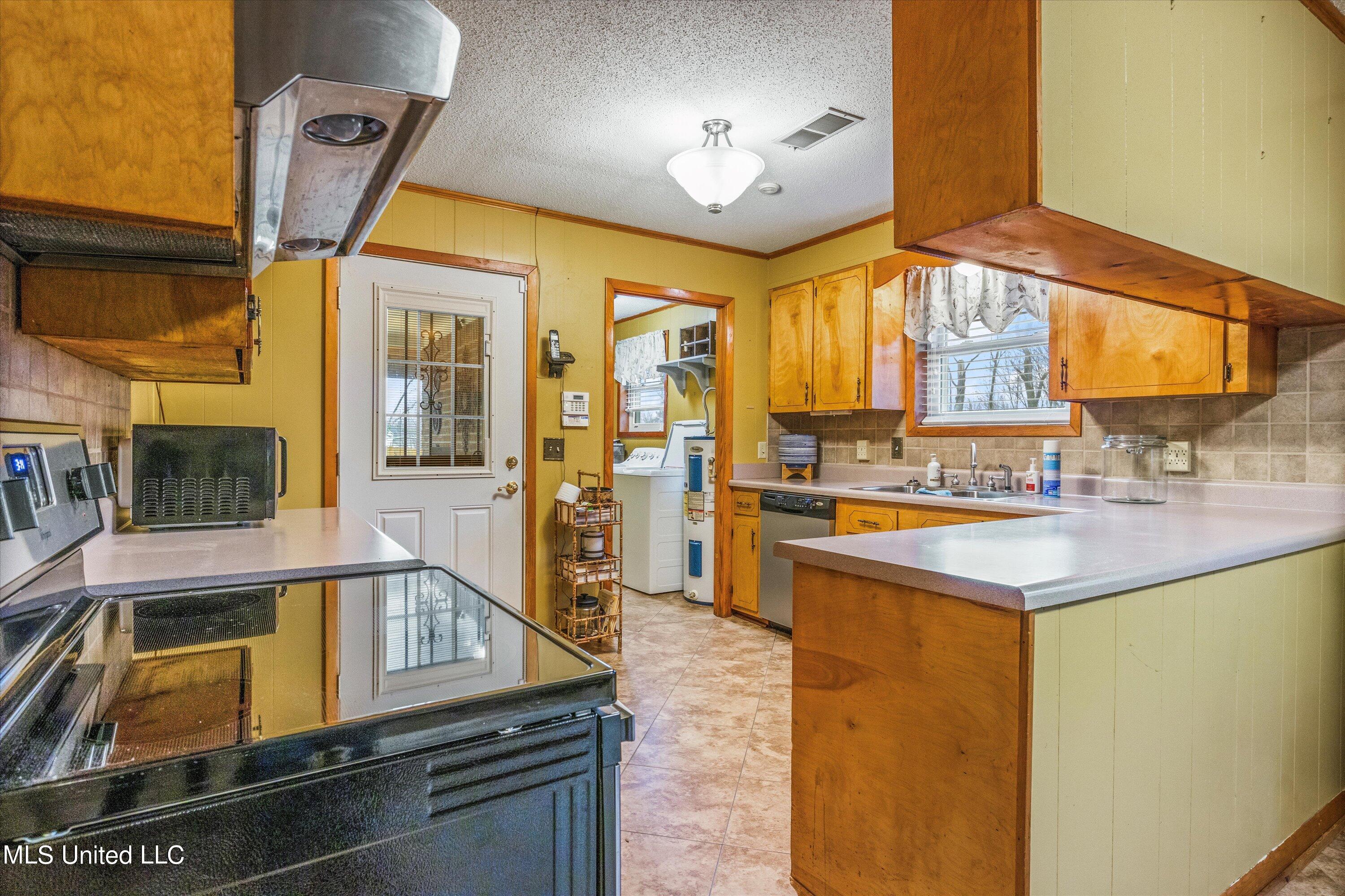 58 Heafner Road Batesville, MS 38606 - Photo 6 of 23 06-IMG_2849