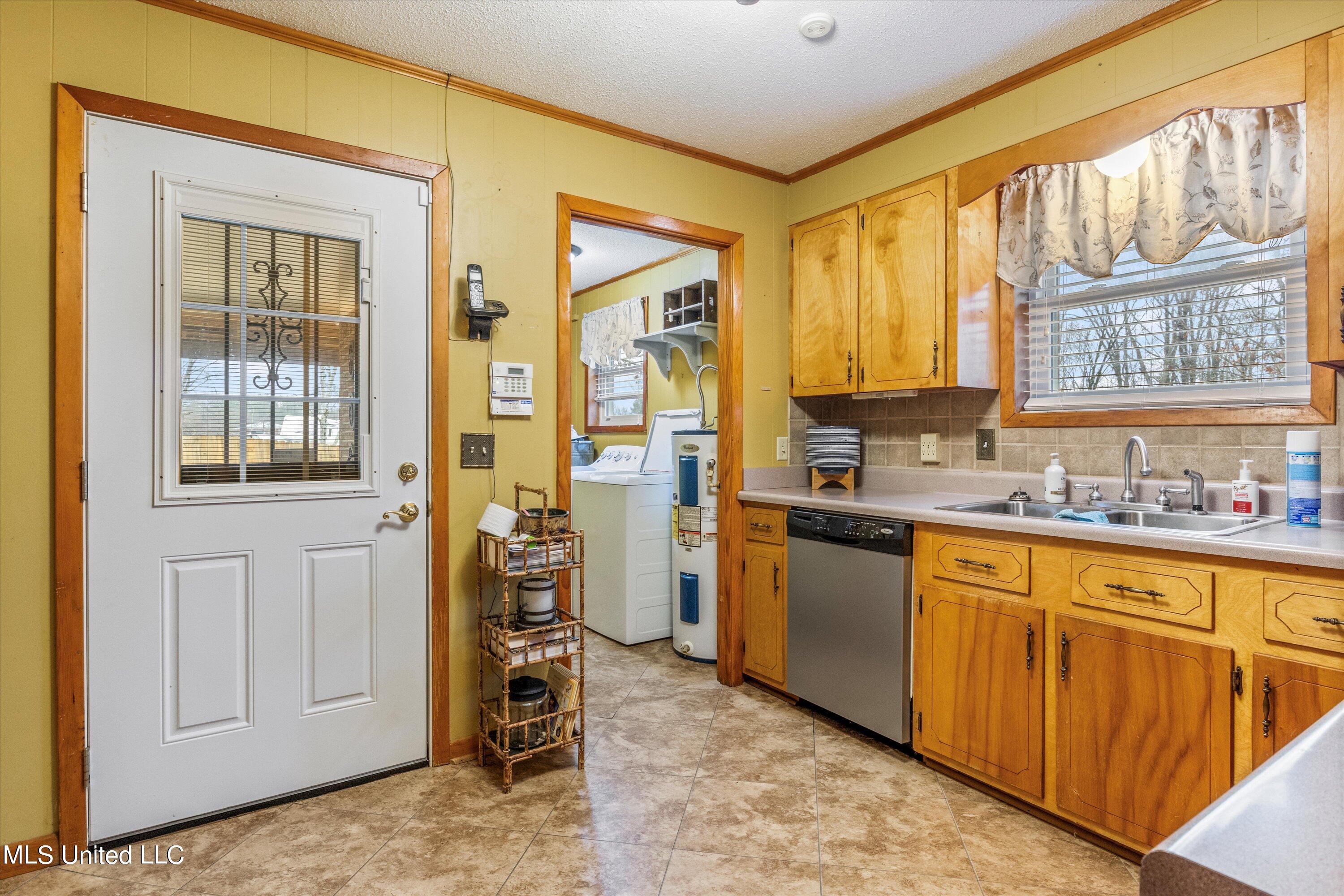 58 Heafner Road Batesville, MS 38606 - Photo 7 of 23 07-IMG_2852