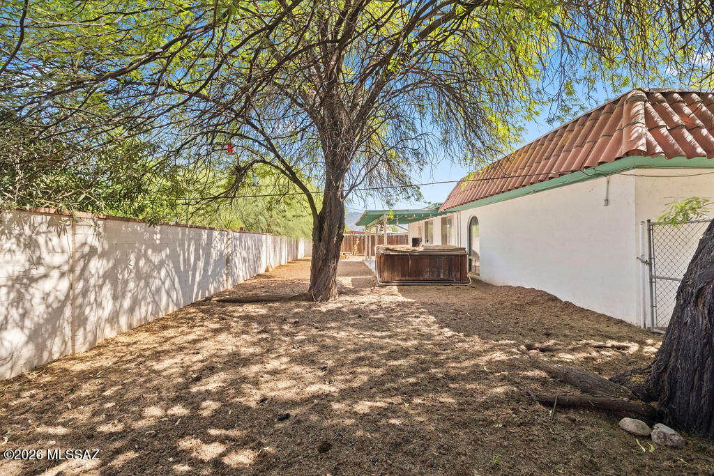 601 North Ruston Avenue Tucson, AZ 85711 - Photo 23 of 24 Side yard