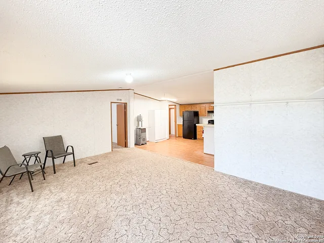 $797,000 | 1185 County Road 7718, Devine, TX 78016