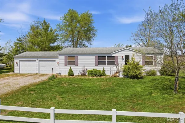 $125,000 | 1222 Mary Irene Road, New Baden, IL 62265