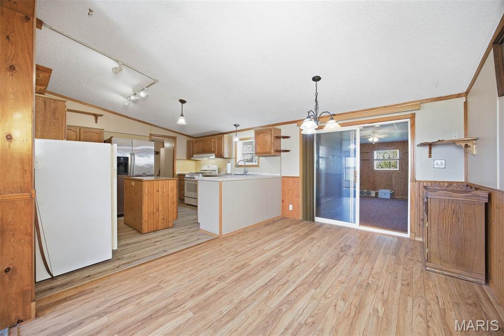 1222 Mary Irene Road New Baden, IL 62265 - Photo 5 of 27