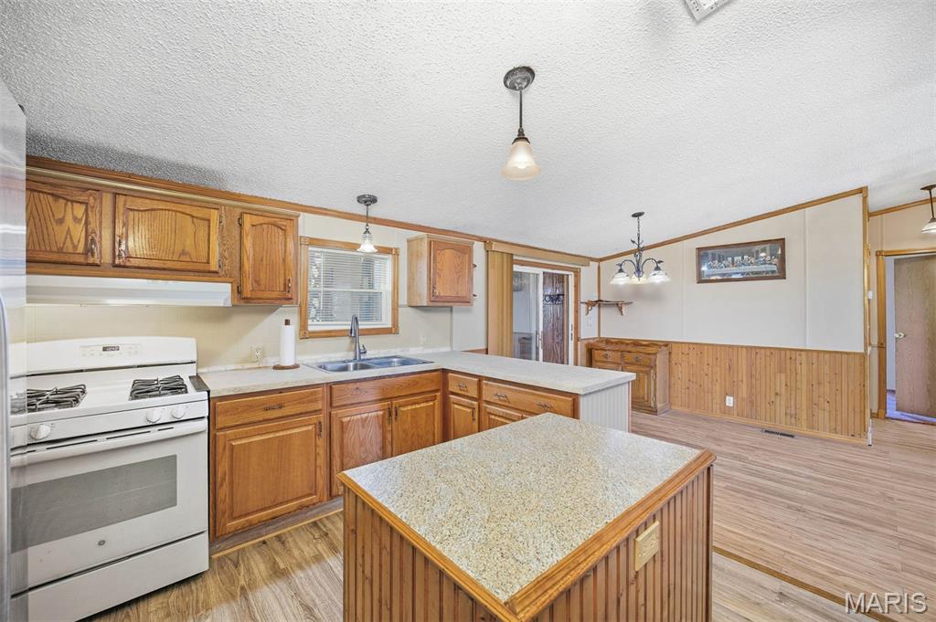 1222 Mary Irene Road New Baden, IL 62265 - Photo 8 of 27