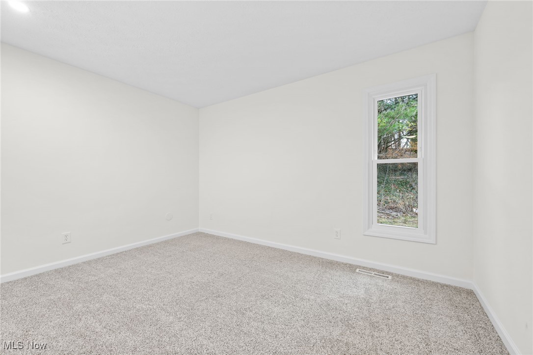 4098 State Road Medina, OH 44256 - Photo 16 of 41 Unfurnished room featuring carpet flooring