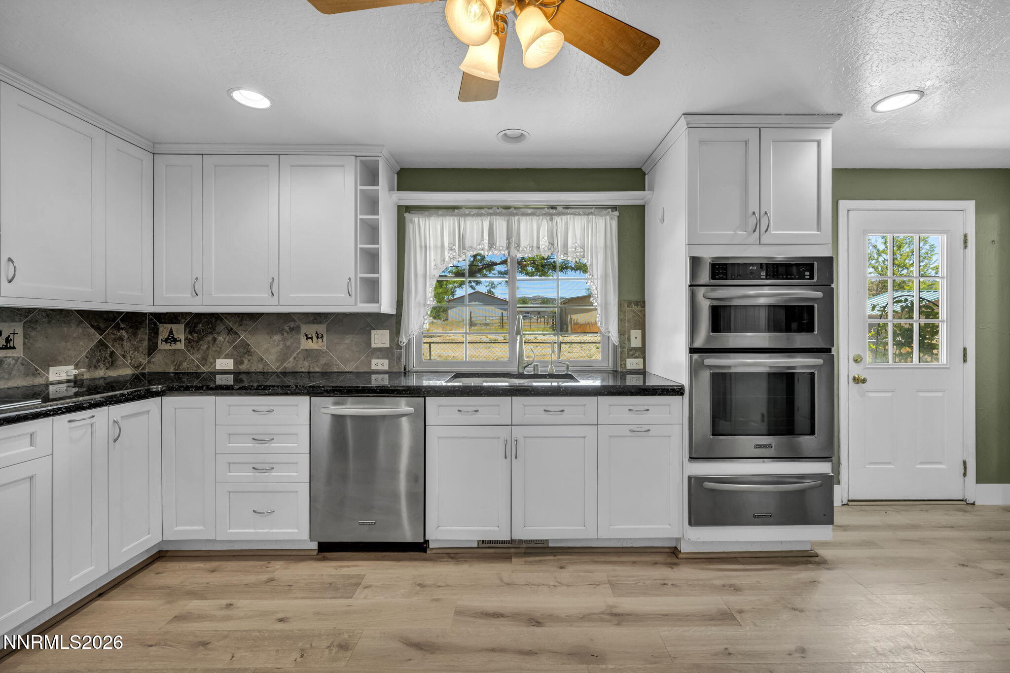 11655 Overland Road Reno, NV 89506 - Photo 19 of 45 71-web-or-mls-11655-overland-rd