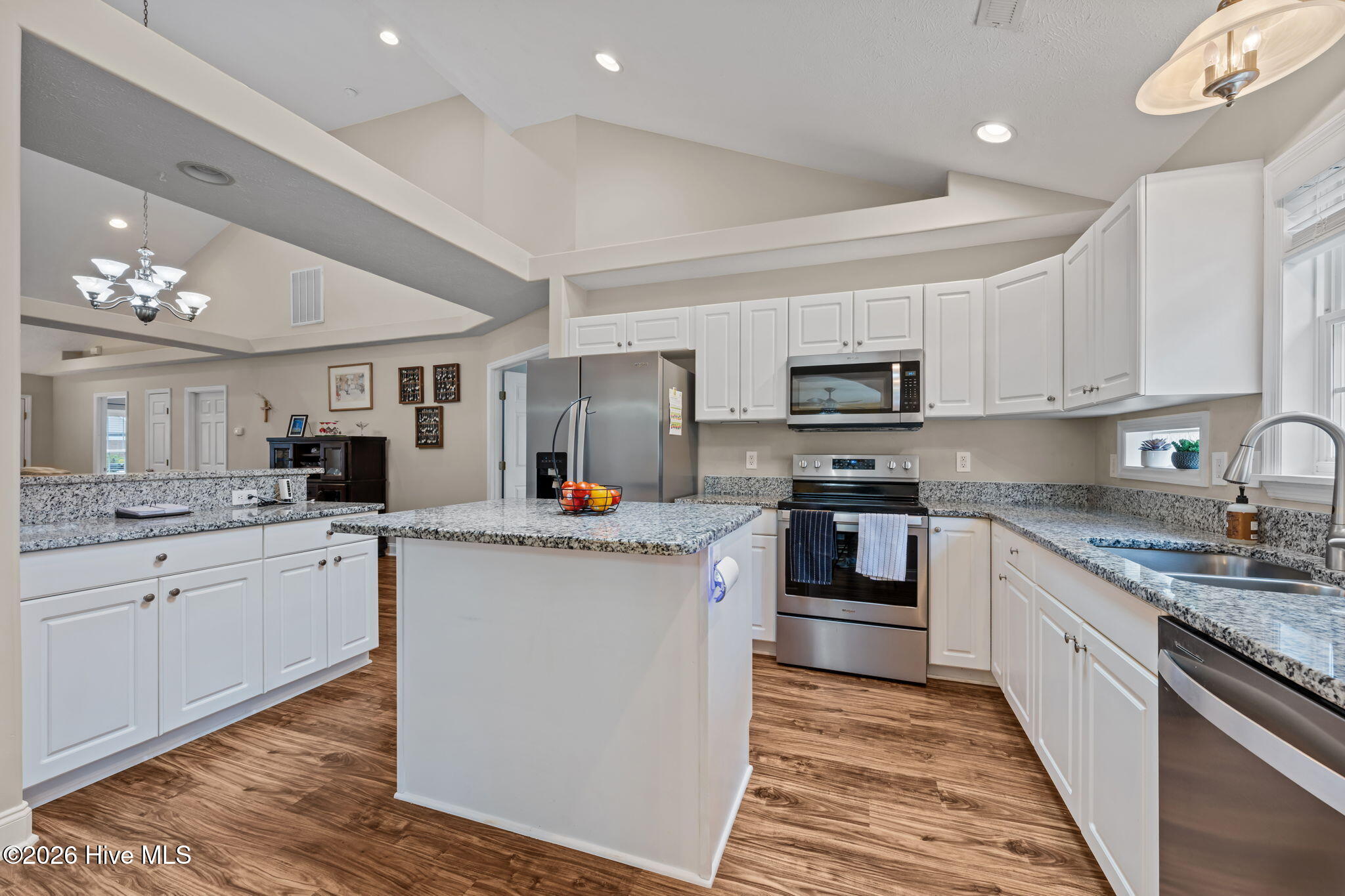 412 Neuchatel Road New Bern, NC 28562 - Photo 12 of 43 Kitchen