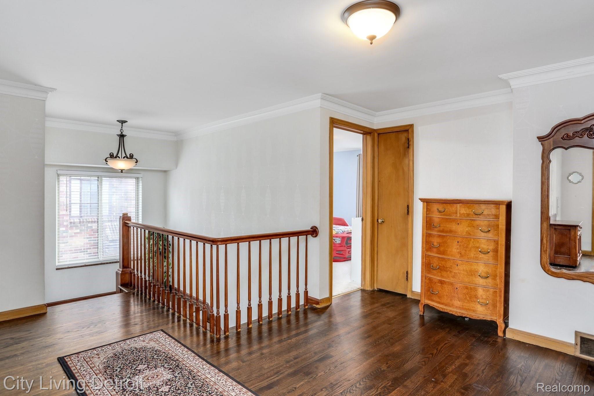 19605 Stratford Road Detroit, MI 48221 - Photo 20 of 52 19605 Stratford Rd - second floor