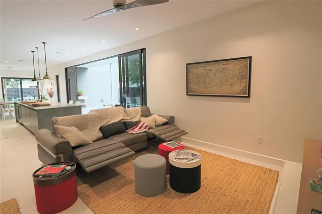 $9,000 | 617 Southwest 10th Street, Fort Lauderdale, FL 33315