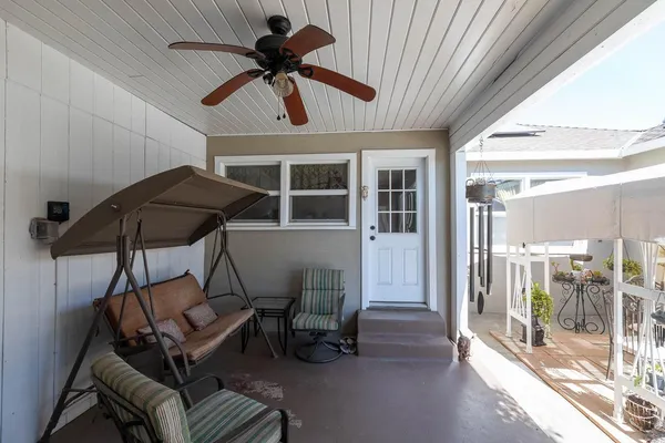 a room with a ceiling fan