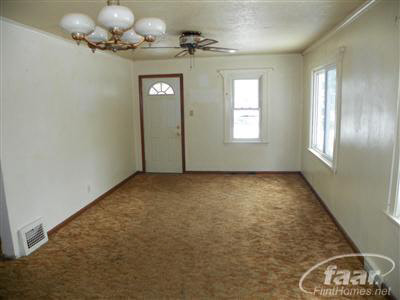 3744 Richfield Road Flint, MI 48506 - Photo 2 of 8 20110758-1.JPG