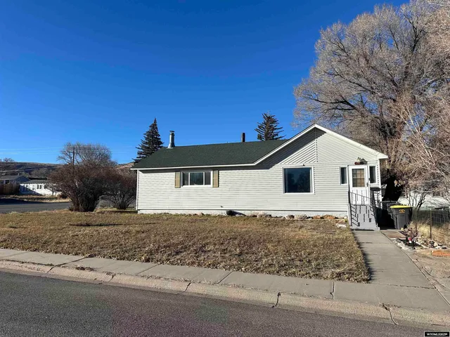 $185,000 | 405 East Maple Street, Rawlins, WY 82301