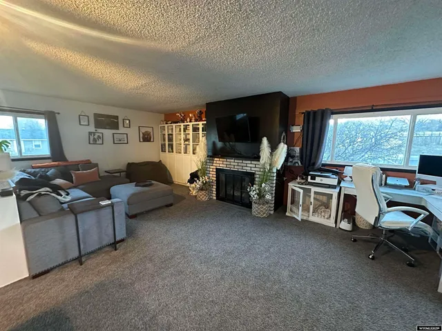 $185,000 | 405 East Maple Street, Rawlins, WY 82301