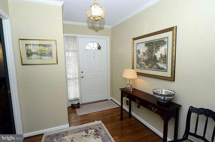 7206 Pinecrest Road Baltimore, MD 21228 - Photo 2 of 18 Interior (General)