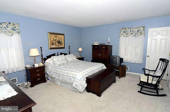 7206 Pinecrest Road Baltimore, MD 21228 - Photo 12 of 18 Bedroom (Master)