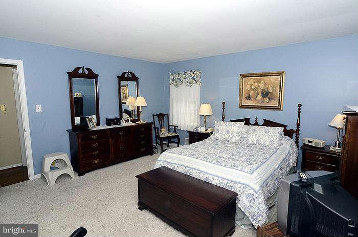7206 Pinecrest Road Baltimore, MD 21228 - Photo 13 of 18 Bedroom (Master)