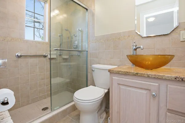 $8,500 | 5 Seymour Place, White Plains, NY 10605