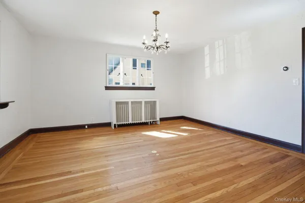 $8,500 | 5 Seymour Place, White Plains, NY 10605