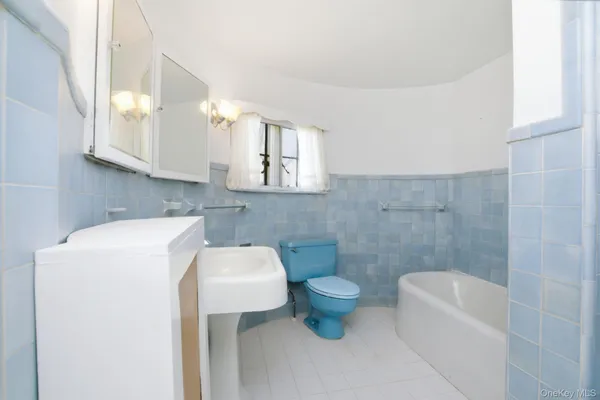 $8,500 | 5 Seymour Place, White Plains, NY 10605