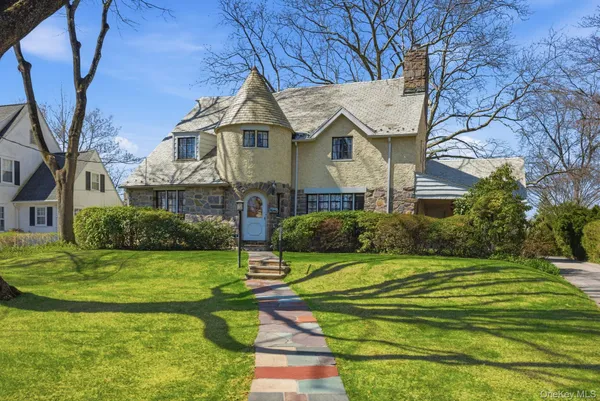 $8,500 | 5 Seymour Place, White Plains, NY 10605