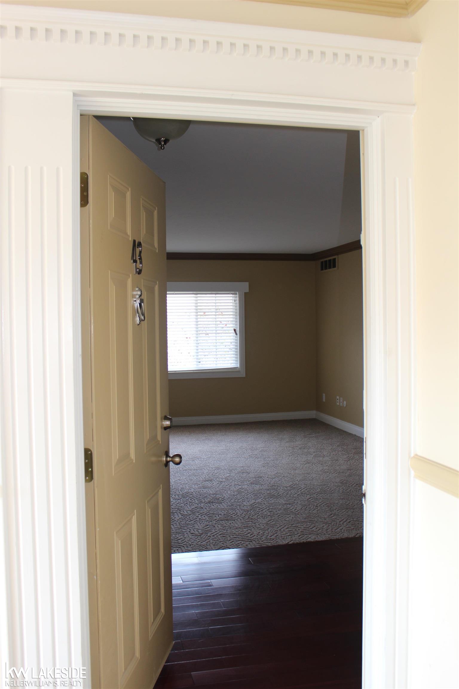 2311 Walton Boulevard, Unit 43 Rochester, MI 48309 - Photo 3 of 18