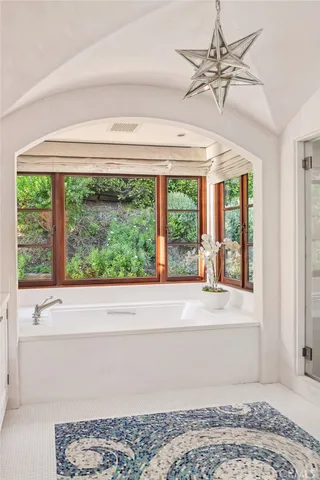 $8,250,000 | 24650 Blue Dane Lane, Malibu, CA 90265