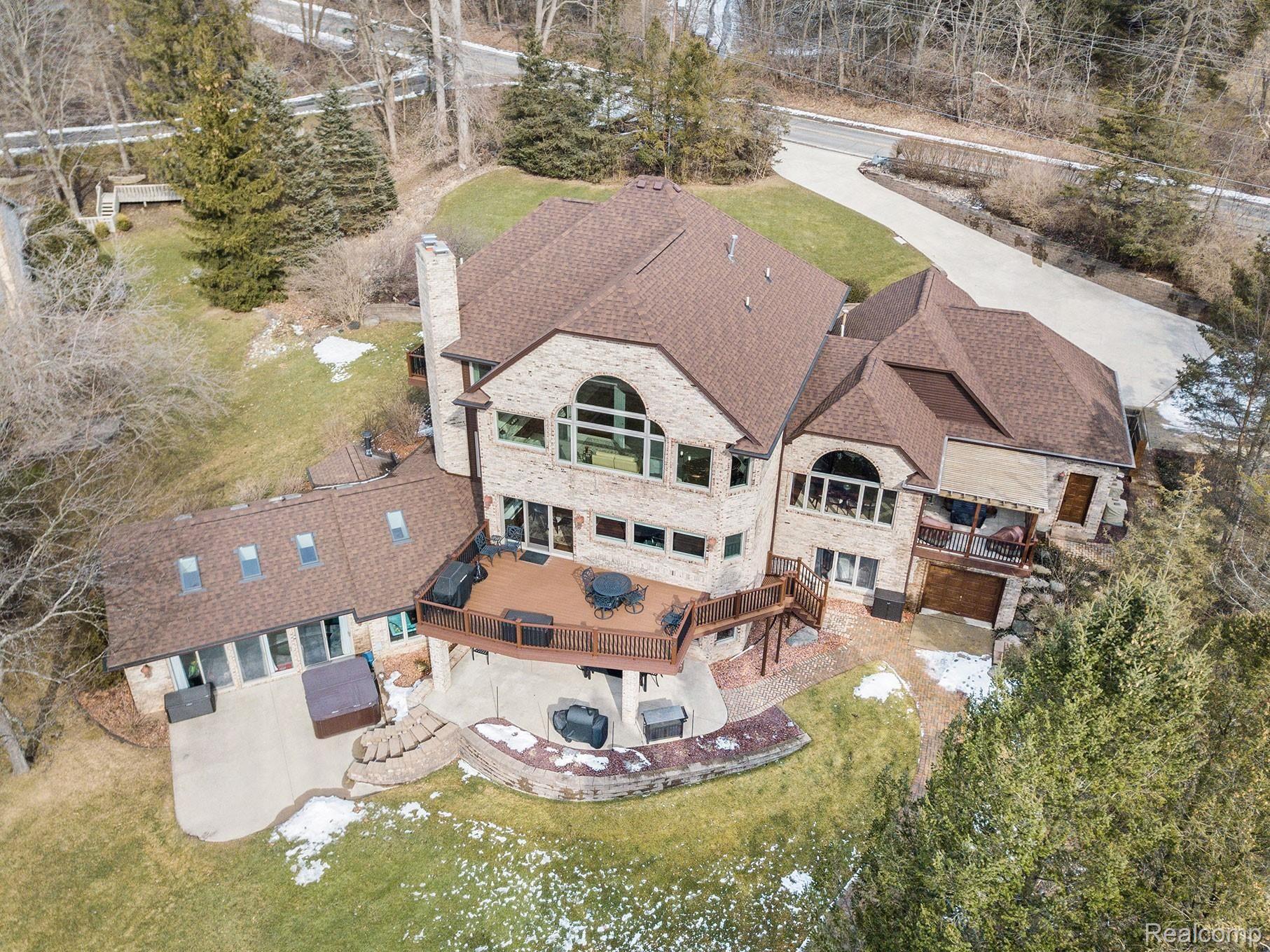 7041 Linden Road Fenton, MI 48430 - Photo 35 of 38 DJI_0042.jpg