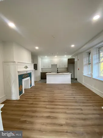 $2,100 | 260 West Johnson Street, Unit 2L, Philadelphia, PA 19144