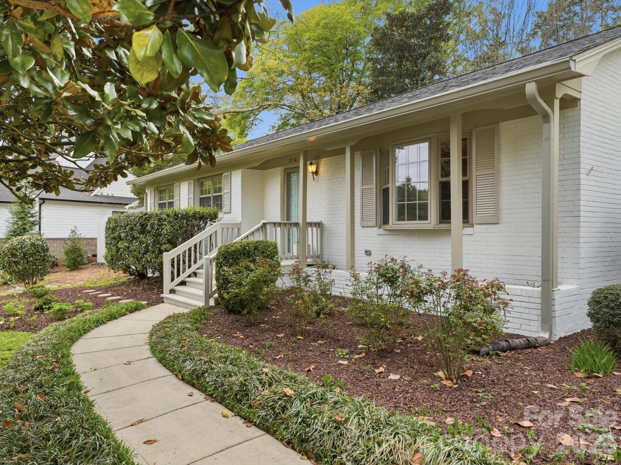 814 Twin Oaks Road Davidson, NC 28036 - Photo 1 of 37