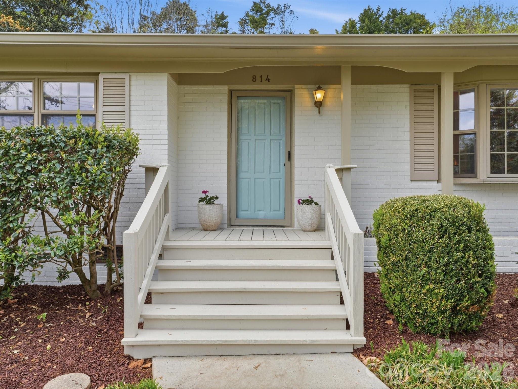 814 Twin Oaks Road Davidson, NC 28036 - Photo 2 of 37