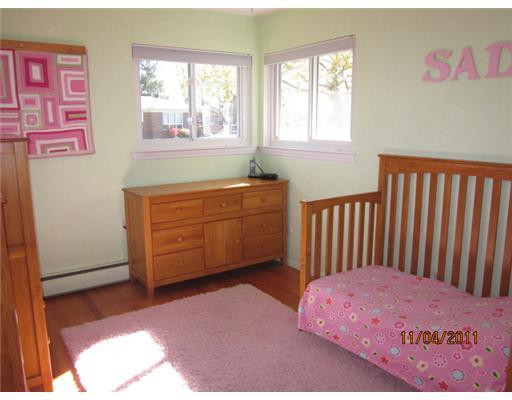 2402 Yorkshire Road Ann Arbor, MI 48104 - Photo 11 of 19 Photo 11