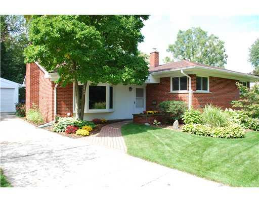 2402 Yorkshire Road Ann Arbor, MI 48104 - Photo 2 of 19 Photo 2