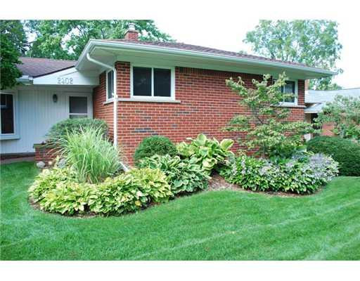 2402 Yorkshire Road Ann Arbor, MI 48104 - Photo 3 of 19 Photo 3