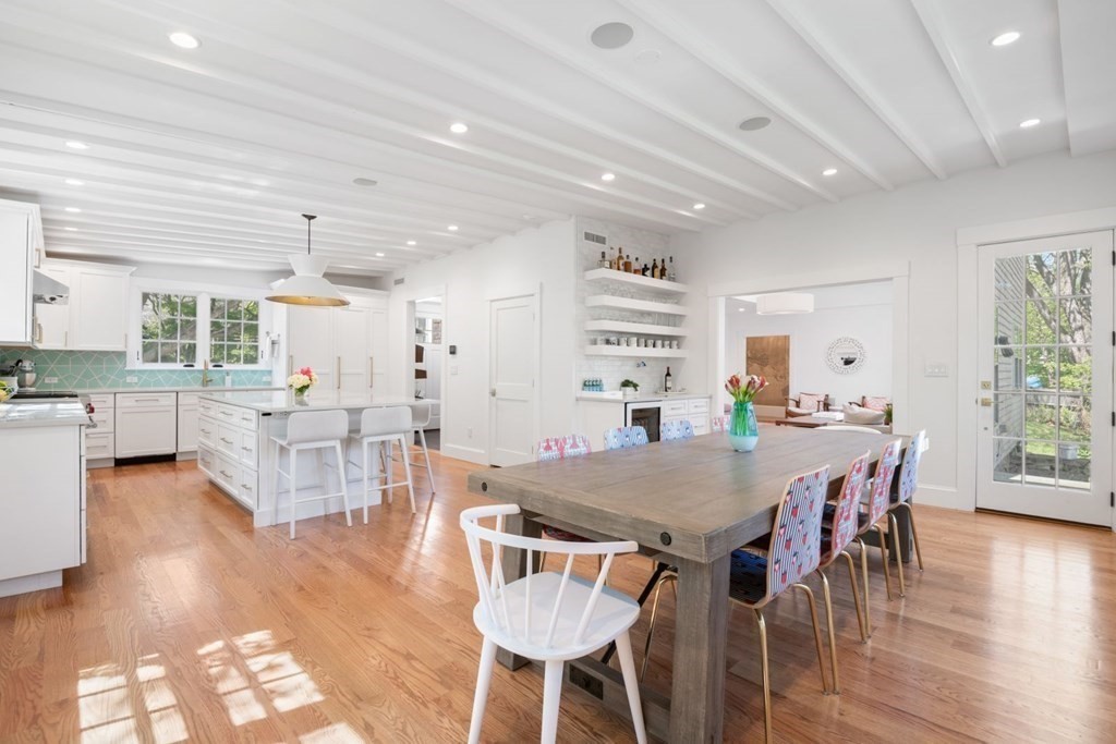 15 Eaglehead Road Manchester, MA 01944 - Photo 3 of 40 Gallery Image 3