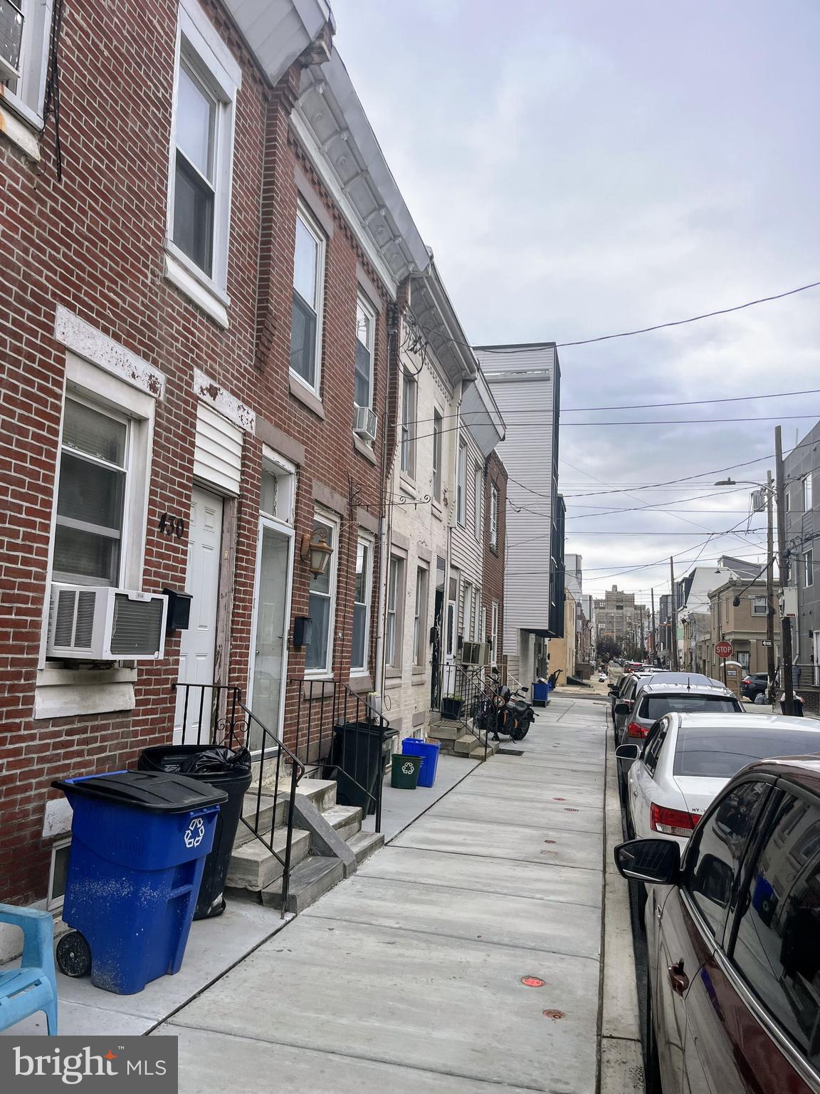 436 Hoffman Street Philadelphia, PA 19148 - Photo 8 of 9 a view of a building with sitting area