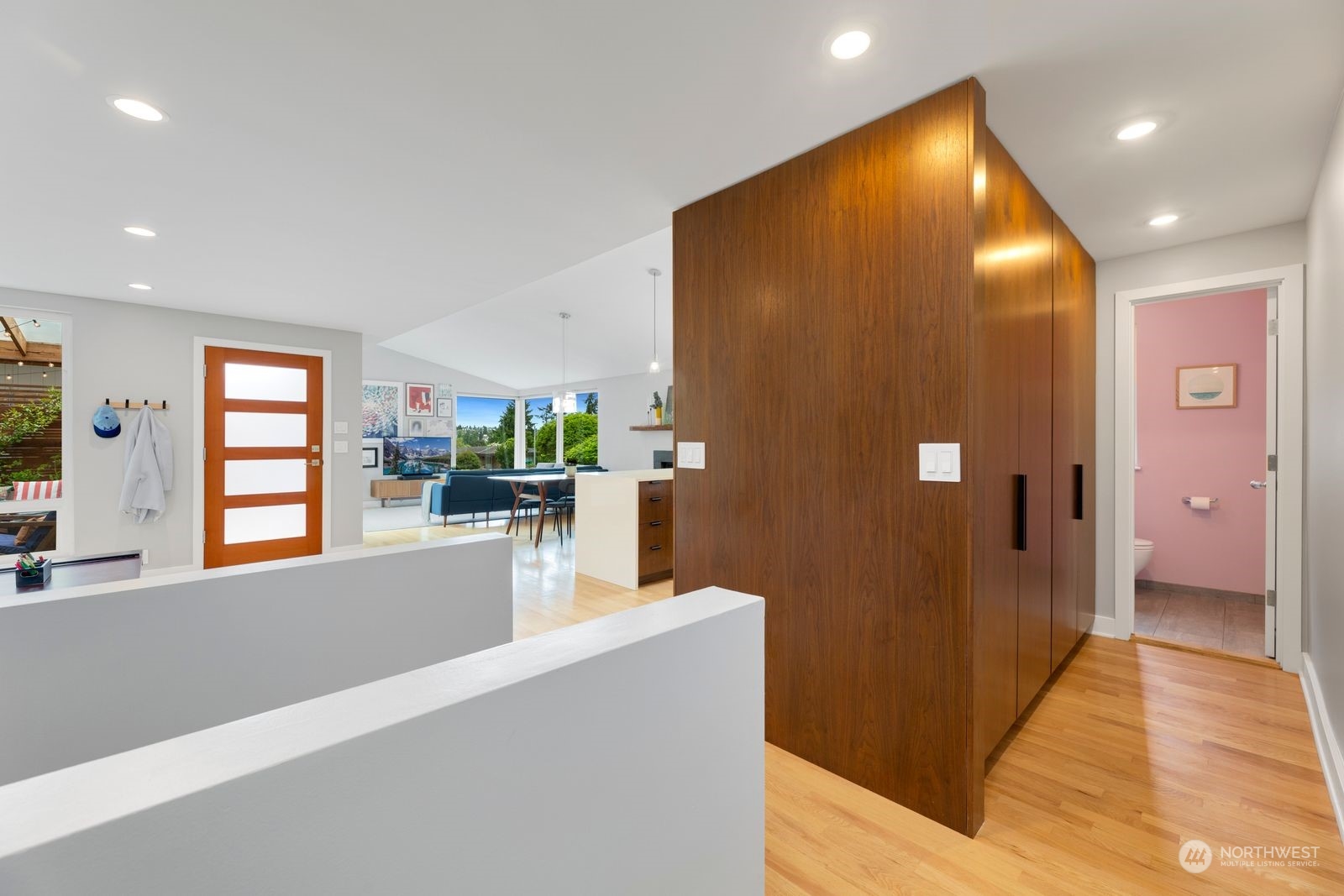 3710 West Armour Place Seattle, WA 98199 - Photo 15 of 40