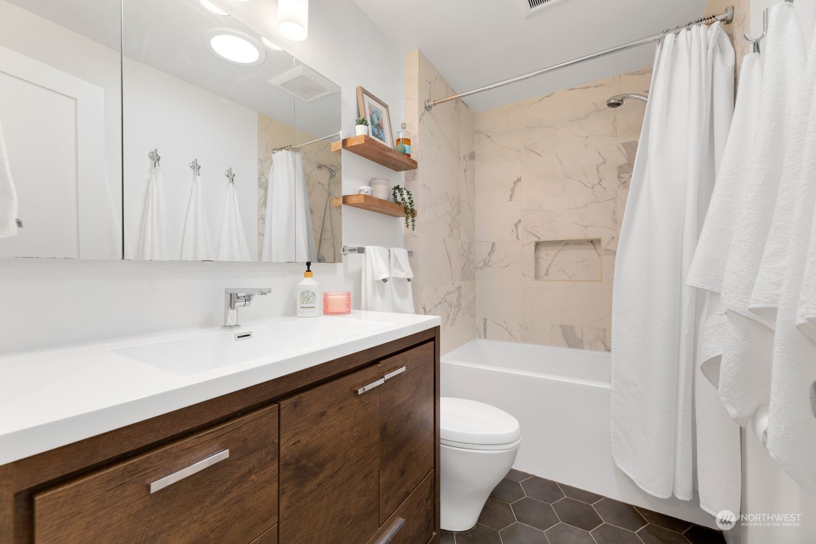 3710 West Armour Place Seattle, WA 98199 - Photo 21 of 40