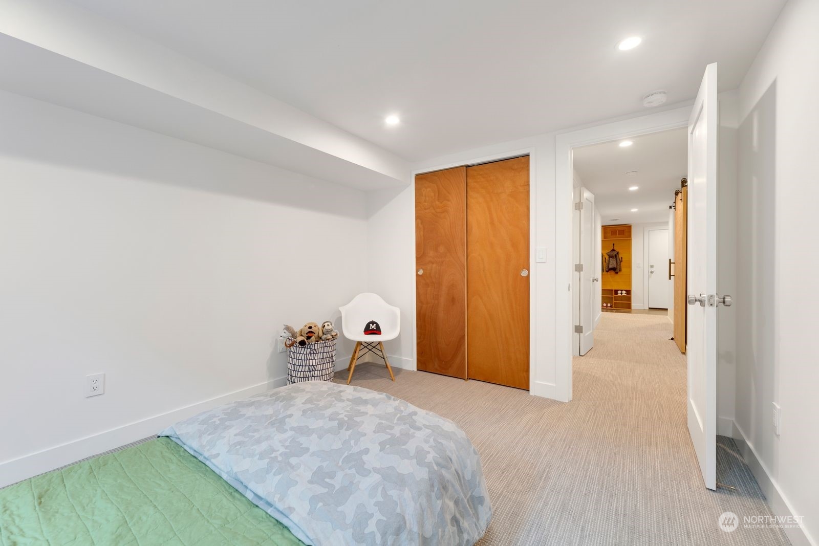 3710 West Armour Place Seattle, WA 98199 - Photo 27 of 40