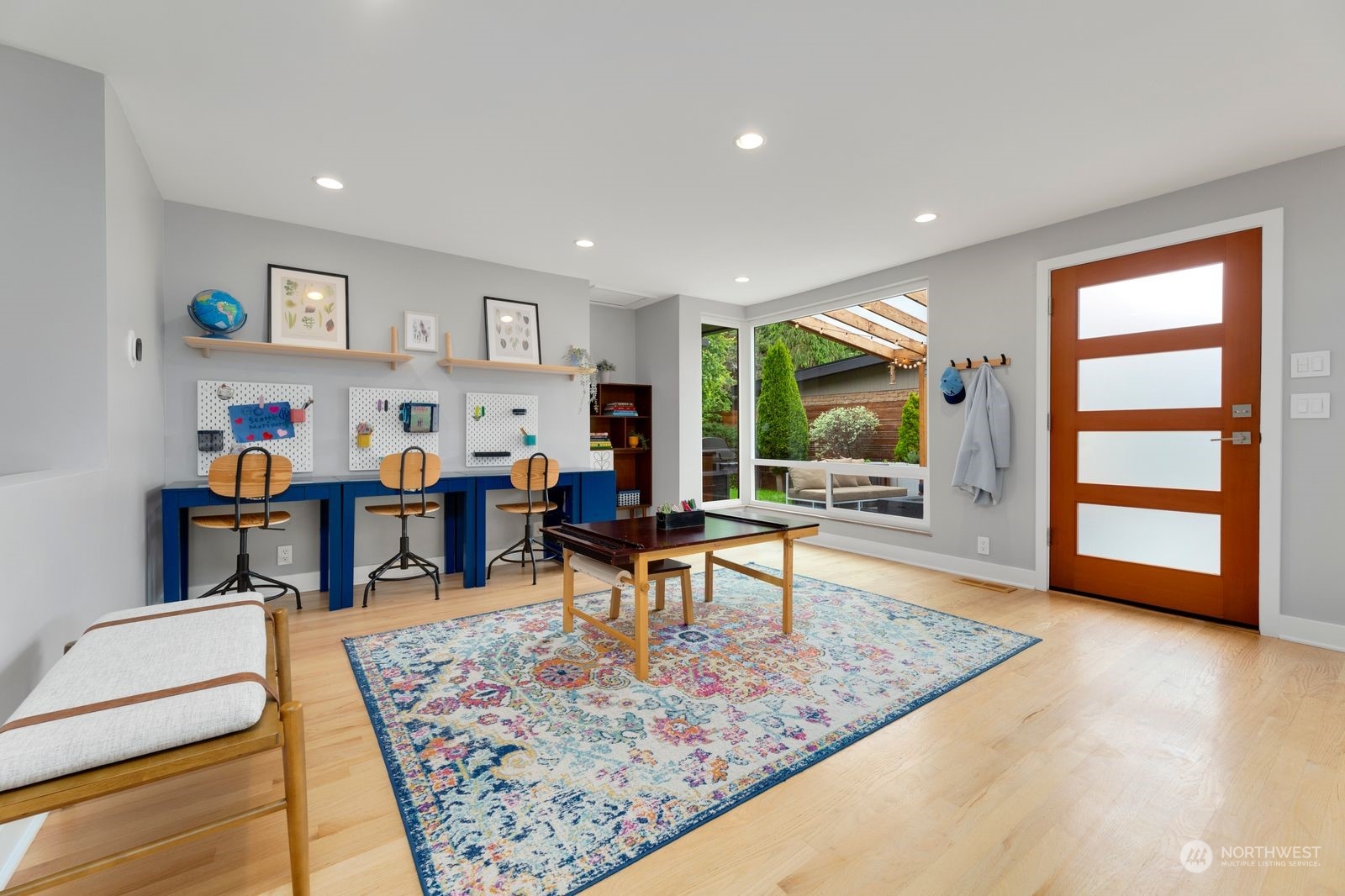3710 West Armour Place Seattle, WA 98199 - Photo 3 of 40