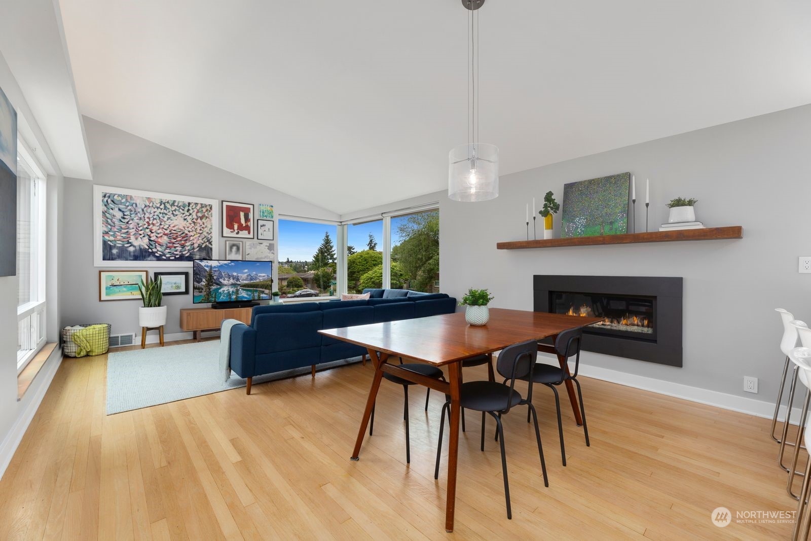3710 West Armour Place Seattle, WA 98199 - Photo 7 of 40