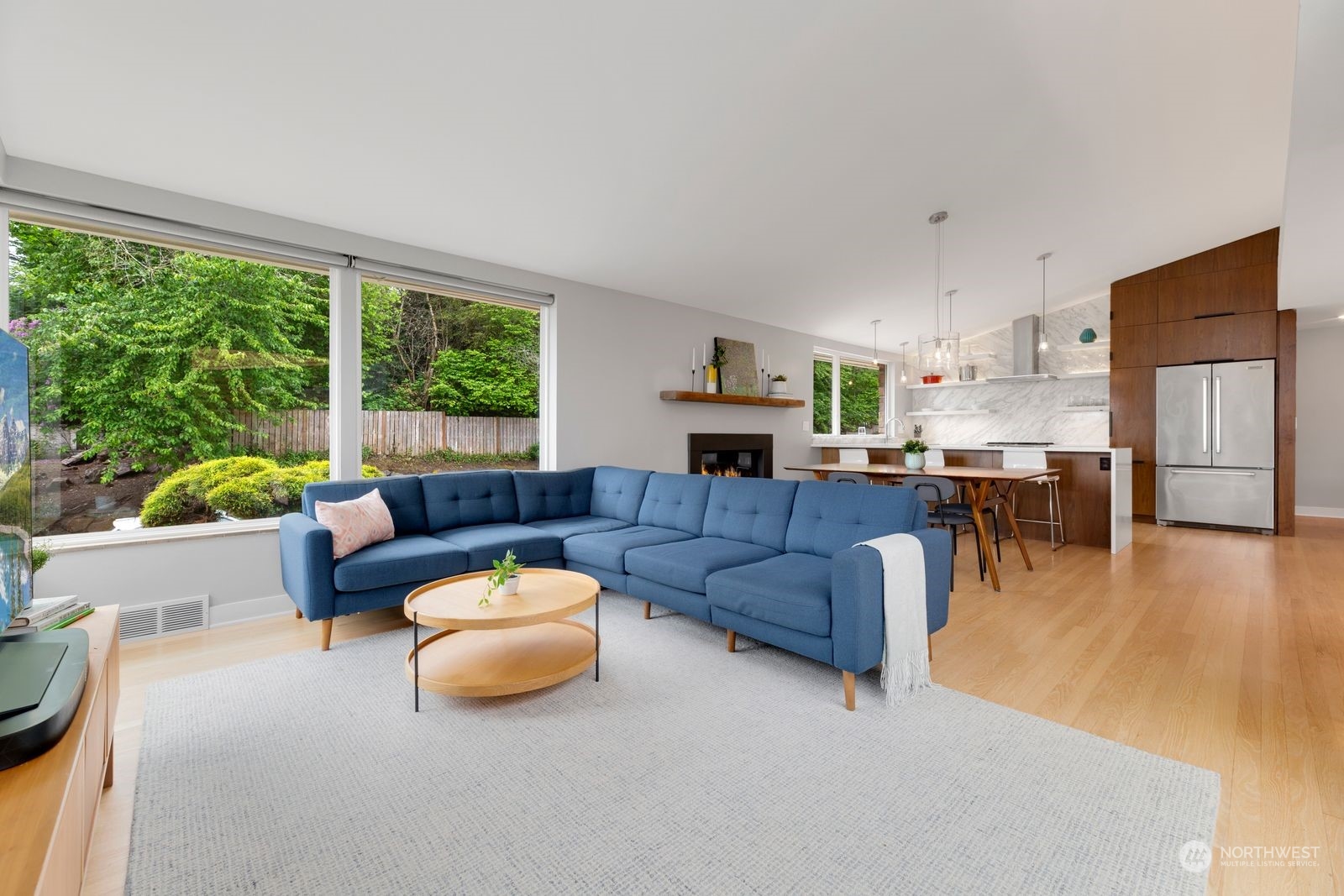 3710 West Armour Place Seattle, WA 98199 - Photo 9 of 40