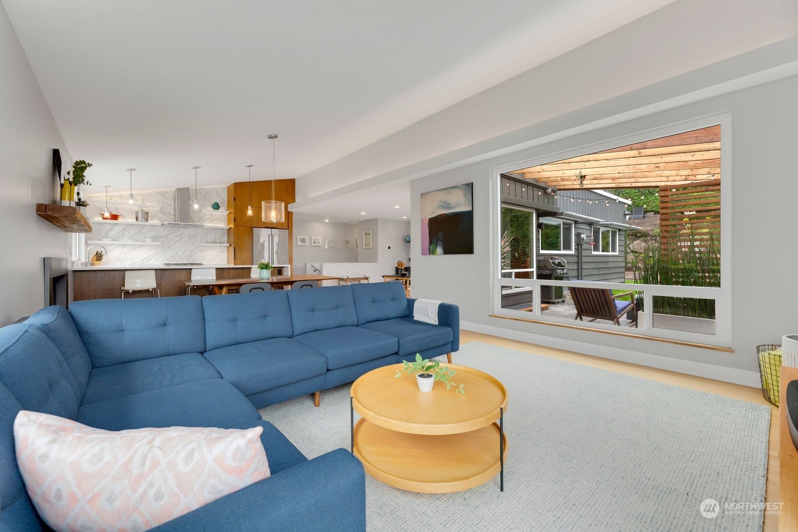 3710 West Armour Place Seattle, WA 98199 - Photo 10 of 40